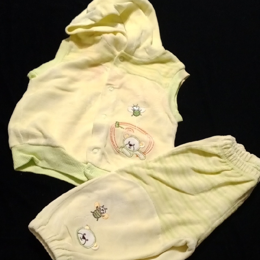 Adorable Yellow Kids  Set with Hood
